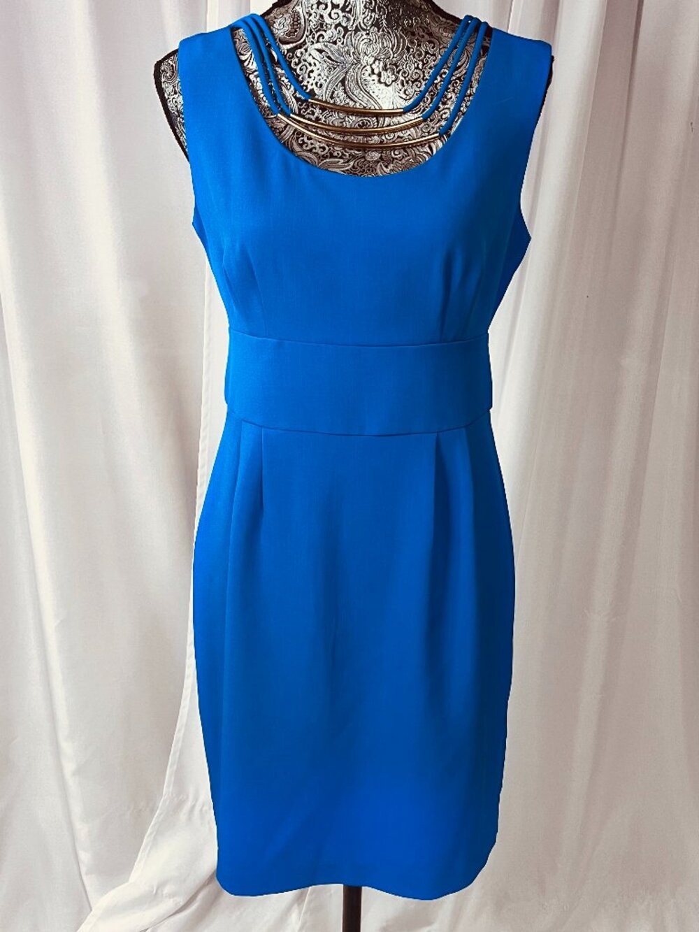 Sandra Darren sleeveless blue sheath dress size 8